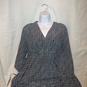 Liz Lange Maternity top SIZE Large Black & White